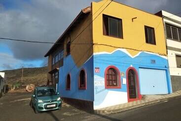Blue Canary Hostel   Adults Only