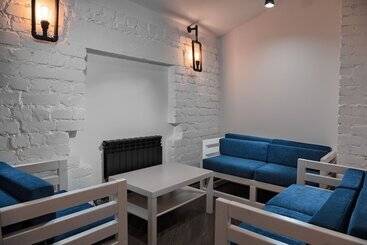 Box Inn   Hostel