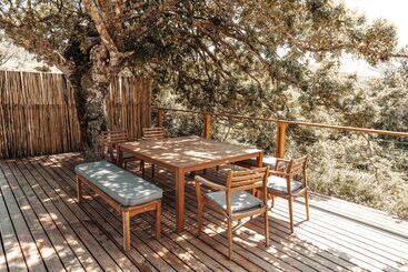 هتل Barefoot Addo Elephant Lodge