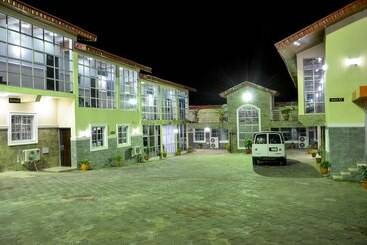 هتل Crystal House