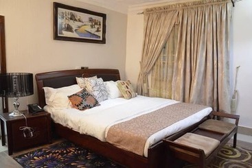 هتل Crystal House