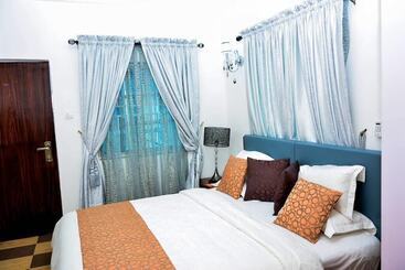 هتل Crystal House