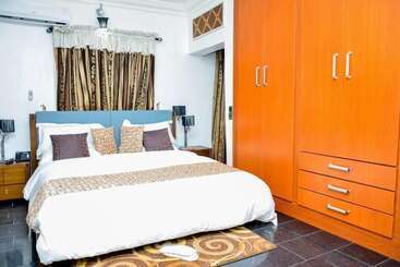 هتل Crystal House