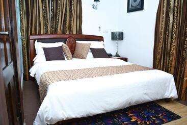 هتل Crystal House