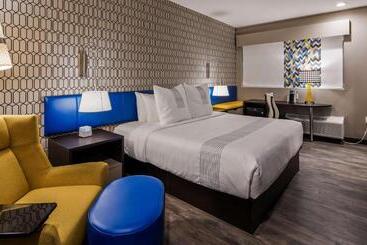 هتل Glō Best Western Tulsa Catoosa East Route 66