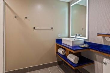 هتل Glō Best Western Tulsa Catoosa East Route 66