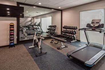 هتل Glō Best Western Tulsa Catoosa East Route 66