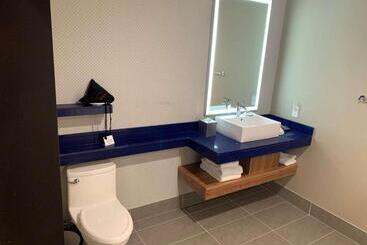 هتل Glō Best Western Tulsa Catoosa East Route 66