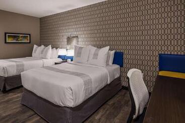 هتل Glō Best Western Tulsa Catoosa East Route 66