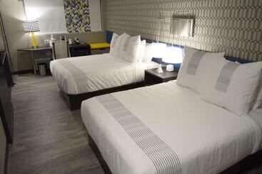 هتل Glō Best Western Tulsa Catoosa East Route 66