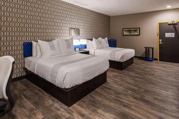 هتل Glō Best Western Tulsa Catoosa East Route 66
