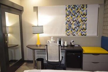 هتل Glō Best Western Tulsa Catoosa East Route 66