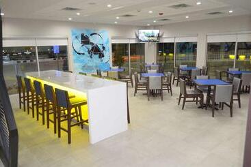 هتل Glō Best Western Tulsa Catoosa East Route 66