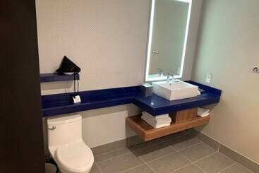 هتل Glō Best Western Tulsa Catoosa East Route 66
