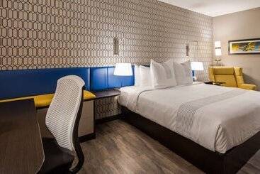 هتل Glō Best Western Tulsa Catoosa East Route 66
