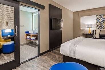 هتل Glō Best Western Tulsa Catoosa East Route 66