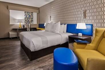 هتل Glō Best Western Tulsa Catoosa East Route 66
