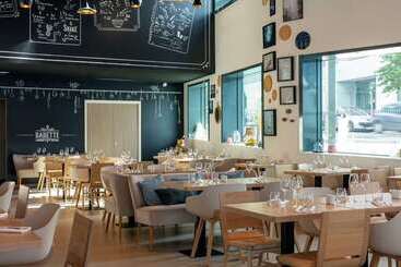 هتل Hilton Garden Inn Massy