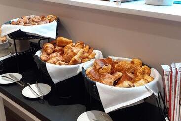 호텔 Hilton Garden Inn Massy