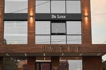 هتل Hollywood De Luxe