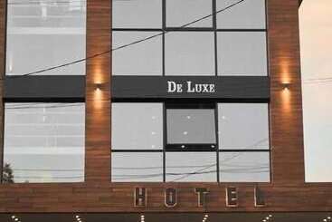 هتل Hollywood De Luxe