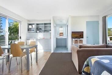Huskisson Holiday Motel Cabins