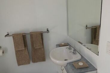پانسیون Aroa Kainga Bungalows And Apartment