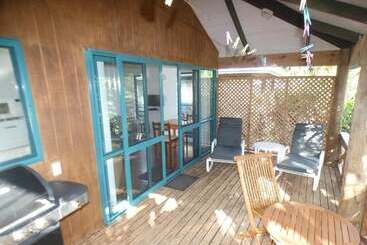 پانسیون Aroa Kainga Bungalows And Apartment
