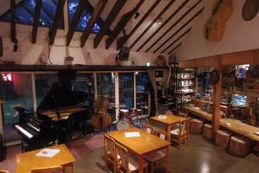 پانسیون Cafe & Inn That Sounds Good