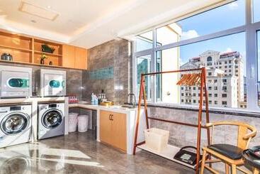 Atour Hotel Weihai City Center