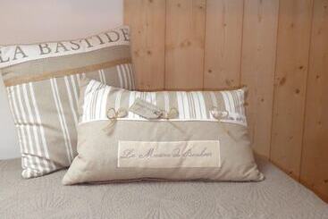 تختخواب و صبحانه La Maison Bastide