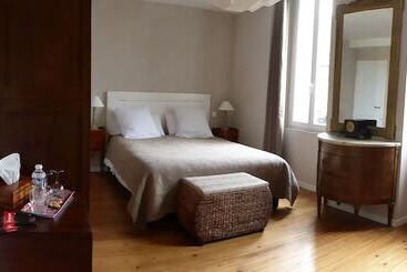 تختخواب و صبحانه La Maison Bastide