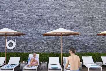 هتل Canopy By Hilton West Palm Beach Downtown