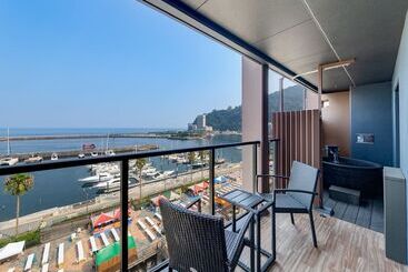 هتل Livemax Resort Atamiseafront