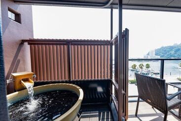 هتل Livemax Resort Atamiseafront