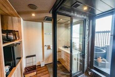 هتل Livemax Resort Atamiseafront