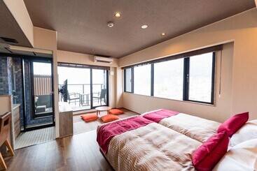 هتل Livemax Resort Atamiseafront