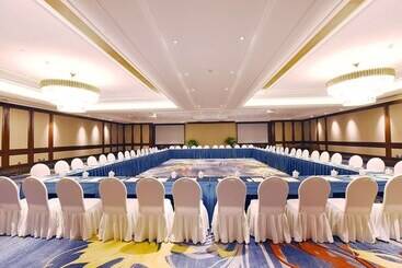 هتل Ramada Plaza By Wyndham Wenzhou