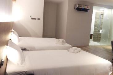 Roxy Hotel Padungan