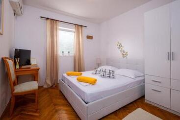 پانسیون Apartments Botica