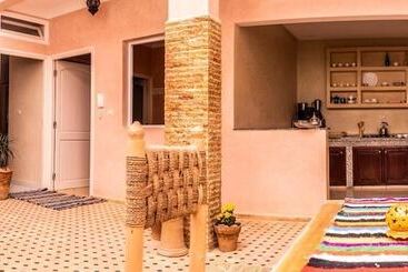 پانسیون Inna Guest House