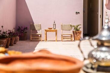 پانسیون Inna Guest House
