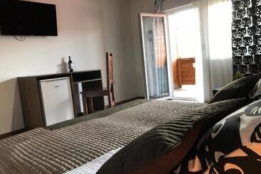 پانسیون Villa Rubčić Rooms & Pansion