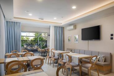 Aparthotel Flora