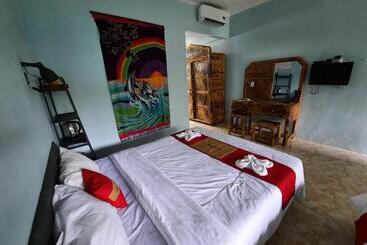 تختخواب و صبحانه Besar Bulan Baru Senggigi