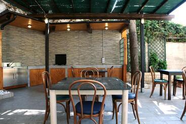 تختخواب و صبحانه La Casa Di Nonno Giulio