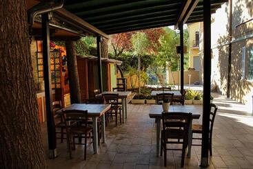تختخواب و صبحانه La Casa Di Nonno Giulio