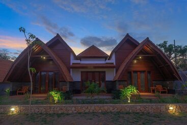 تختخواب و صبحانه The Lavana Tanjung Lima Laboan Bajo Villas