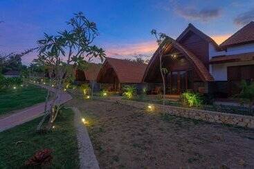 تختخواب و صبحانه The Lavana Tanjung Lima Laboan Bajo Villas