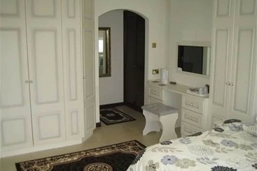 Down Royal House B&b